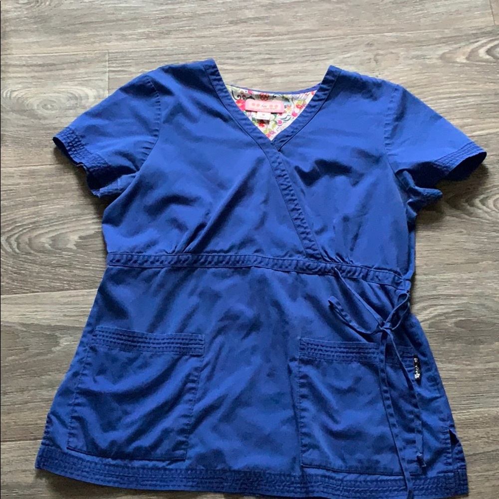 Blue scrub top 🦋